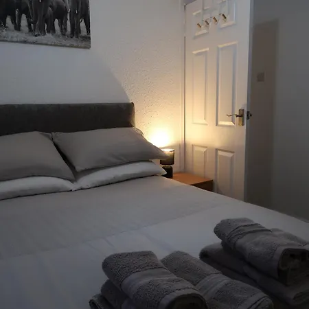 Pet Friendly Apartment In Penrith * 彭里斯