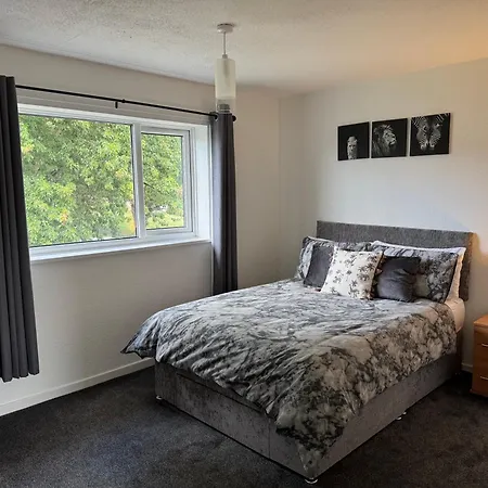 Apartment Cosy 2-bed First Floor In
